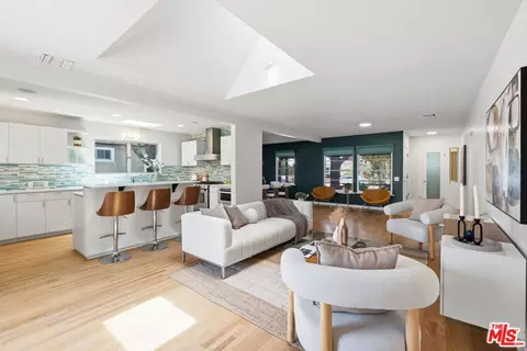 11907 Atlantic Ave, Los Angeles, CA 90066