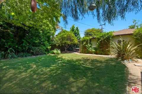 11907 Atlantic Ave, Los Angeles, CA 90066