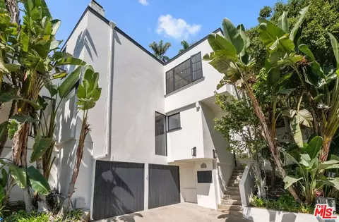 9315 Lloydcrest Dr, Beverly Hills, CA 90210
