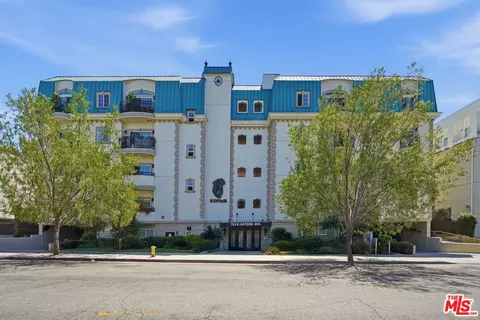 722 S Oxford Ave #305, Los Angeles, CA 90005