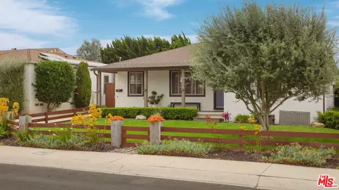6742 W 87th St, Los Angeles, CA 90045