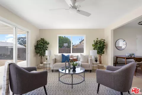 Living - 910 Thomas Ave, Redlands, CA 92374 photo 1 of 1