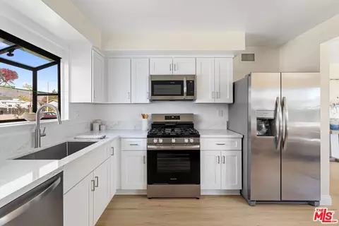 Kitchen - 910 Thomas Ave, Redlands, CA 92374 photo 1 of 2