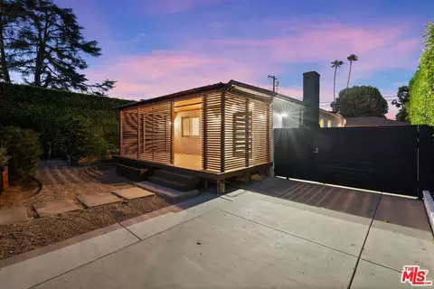 5526 Greenbush Ave, Sherman Oaks, CA 91401