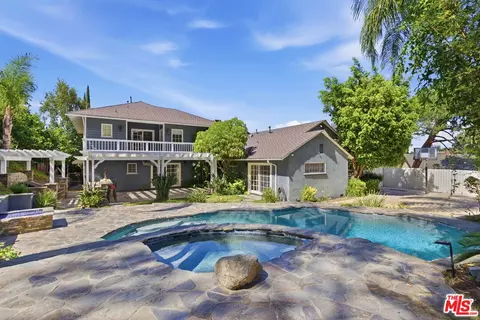 3690 Crownridge Dr, Sherman Oaks, CA 91403