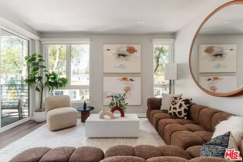 7428 Santa Monica Blvd #202, West Hollywood, CA 90046