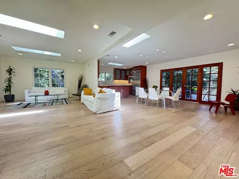 7586 Woodrow Wilson Dr, Los Angeles, CA 90046