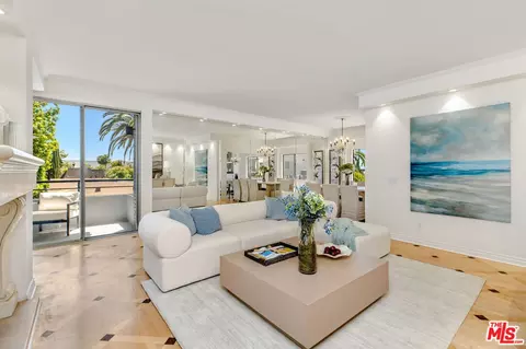 121 S Palm Dr #403, Beverly Hills, CA 90212
