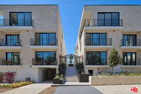 11967 Mayfield Ave #105, Los Angeles, CA 90049