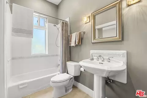 Bath - 4476 Fallsbrae Rd, Fallbrook, CA 92028 photo 4 of 6