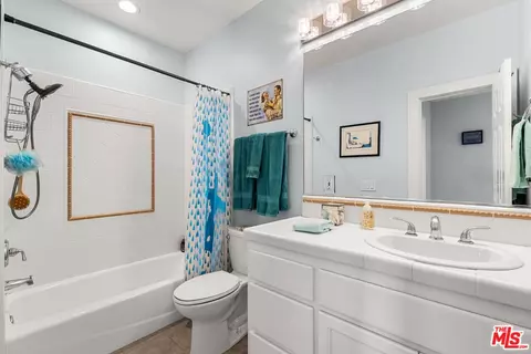 Bath - 4476 Fallsbrae Rd, Fallbrook, CA 92028 photo 6 of 6