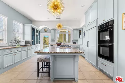 Kitchen - 4476 Fallsbrae Rd, Fallbrook, CA 92028 photo 2 of 4
