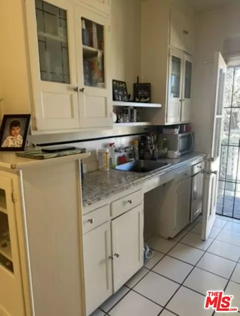 203 Jones St, Modesto, CA 95354 photo 2