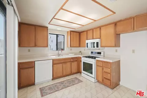 516 W 219th St # 2, Carson, CA 90745 photo 9
