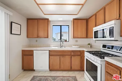 516 W 219th St # 2, Carson, CA 90745 photo 10