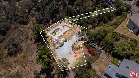 1032 El Medio Ave, Pacific Palisades, CA 90272