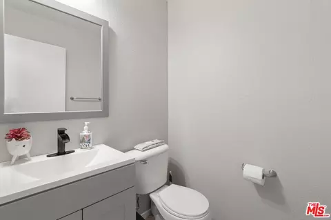 Bath - 45064 E 18th St, Lancaster, CA 93535 photo 3 of 4