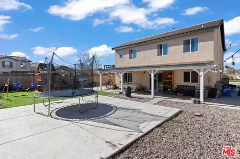 Exterior - 45064 E 18th St, Lancaster, CA 93535 photo 3 of 6