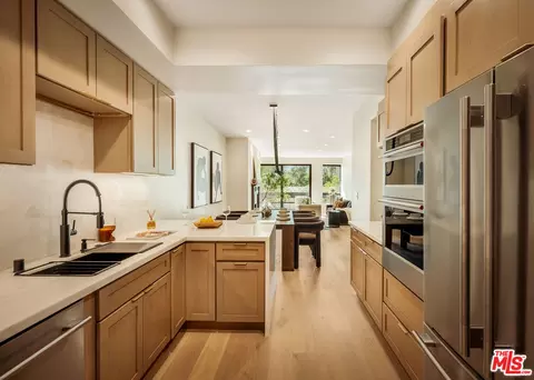 10551 Wilshire Blvd #403, Los Angeles, CA 90024