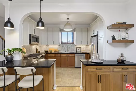 828 N Hudson Ave #214, Los Angeles, CA 90038