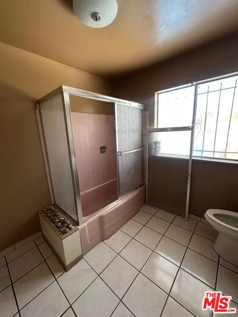 Bath - Undisclosed, Compton, CA 90221 photo 5 of 5