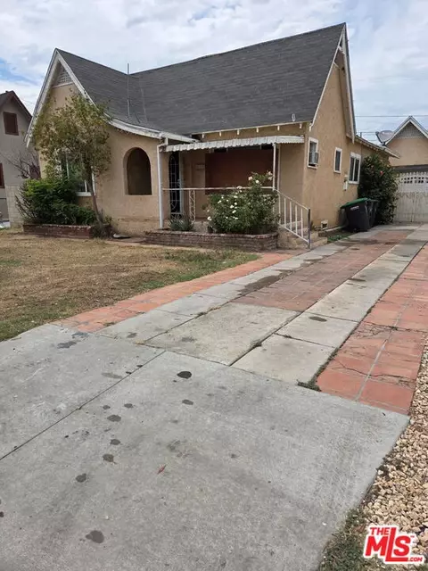 855 Palm Dr, Colton, CA 92324