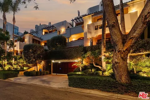 9024 Cynthia St #204, West Hollywood, CA 90069