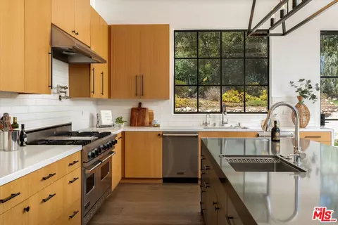 Kitchen - 768 Winding Creek Ln, Montecito, CA 93108 photo 4 of 5