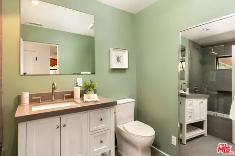 Bath - 768 Winding Creek Ln, Montecito, CA 93108 photo 5 of 5