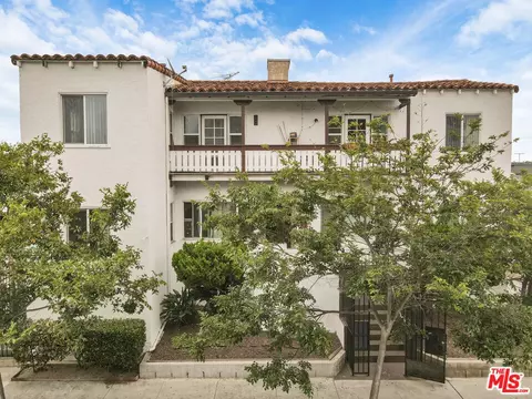 Exterior - 1430 Elm Ave, Long Beach, CA 90813 photo 4 of 10