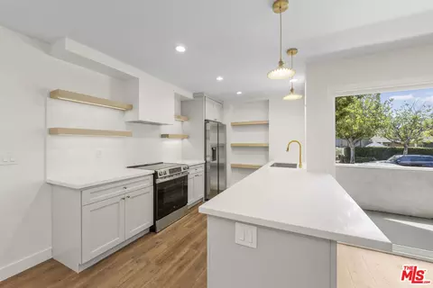 8712 Chessington Dr #261F, Inglewood, CA 90305