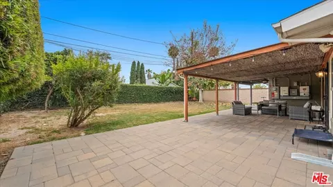 Exterior - 6708 E De Leon St, Long Beach, CA 90815 photo 2 of 4