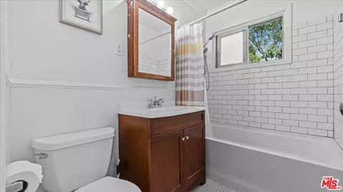 Bath - 6708 E De Leon St, Long Beach, CA 90815 photo 2 of 2