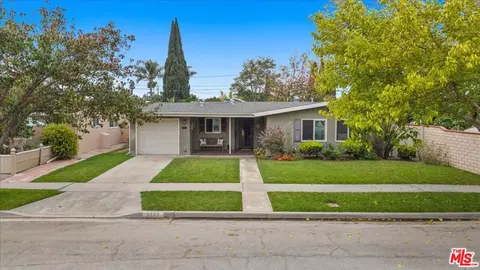 Exterior - 6708 E De Leon St, Long Beach, CA 90815 photo 4 of 4