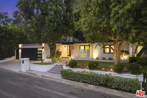 3108 Nichols Canyon Rd, Los Angeles, CA 90046