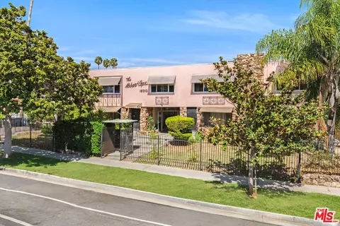 1600 N Hobart Blvd #15, Los Angeles, CA 90027