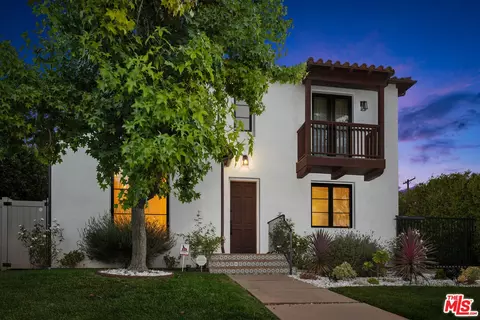 635 Seward St, Los Angeles, CA 90004