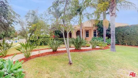 3501 Country Club Dr, Los Angeles, CA 90019