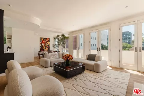121 N Almont Dr #304, Beverly Hills, CA 90211