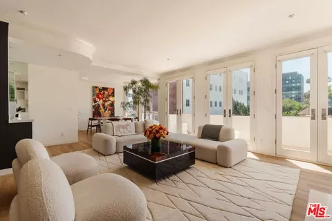 121 N Almont Dr #304, Beverly Hills, CA 90211