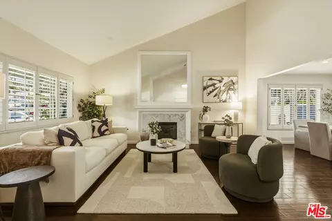7262 Elmsbury Ln, West Hills, CA 91307