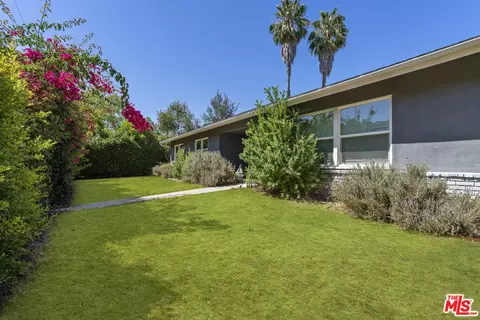 5636 Valley Circle Blvd, Woodland Hills, CA 91367