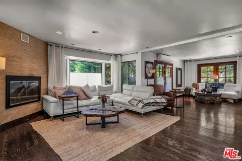 805 Malibu Meadows Dr, Calabasas, CA 91302