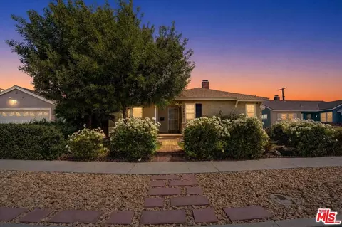 19803 Bassett St, Winnetka, CA 91306