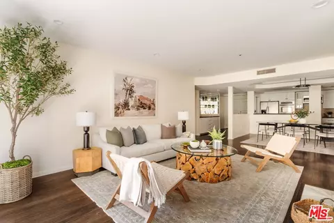 11855 Goshen Ave #104, Los Angeles, CA 90049