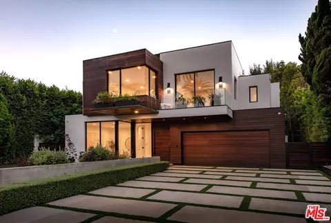 734 18th St, Santa Monica, CA 90402