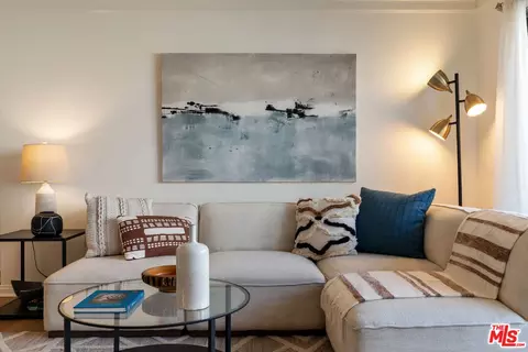 1021 12th St #203, Santa Monica, CA 90403