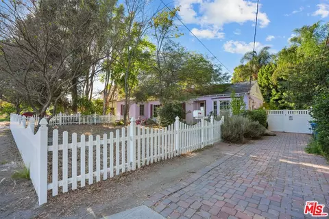 12201 Califa St, Valley Village, CA 91607