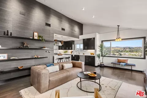 28207 Laura La Plante Dr, Agoura Hills, CA 91301