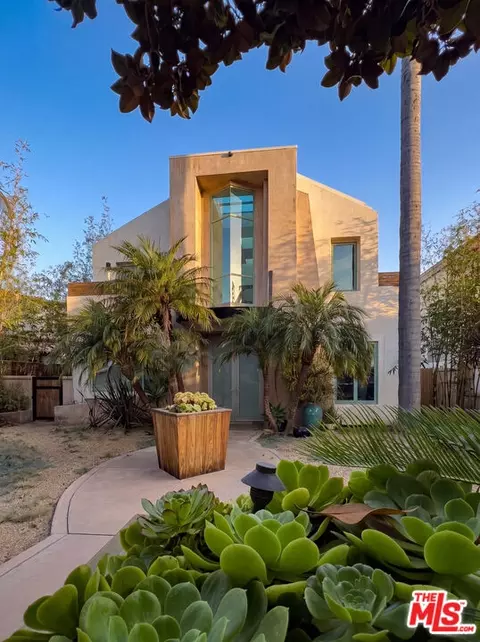 358 11th St, Santa Monica, CA 90402